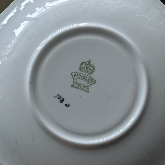 Aynsley Green and Gold Floral Teacup Set - Picture 6 of 11